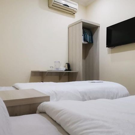Hotel Nusantara Indah Syariah Джакарта Экстерьер фото