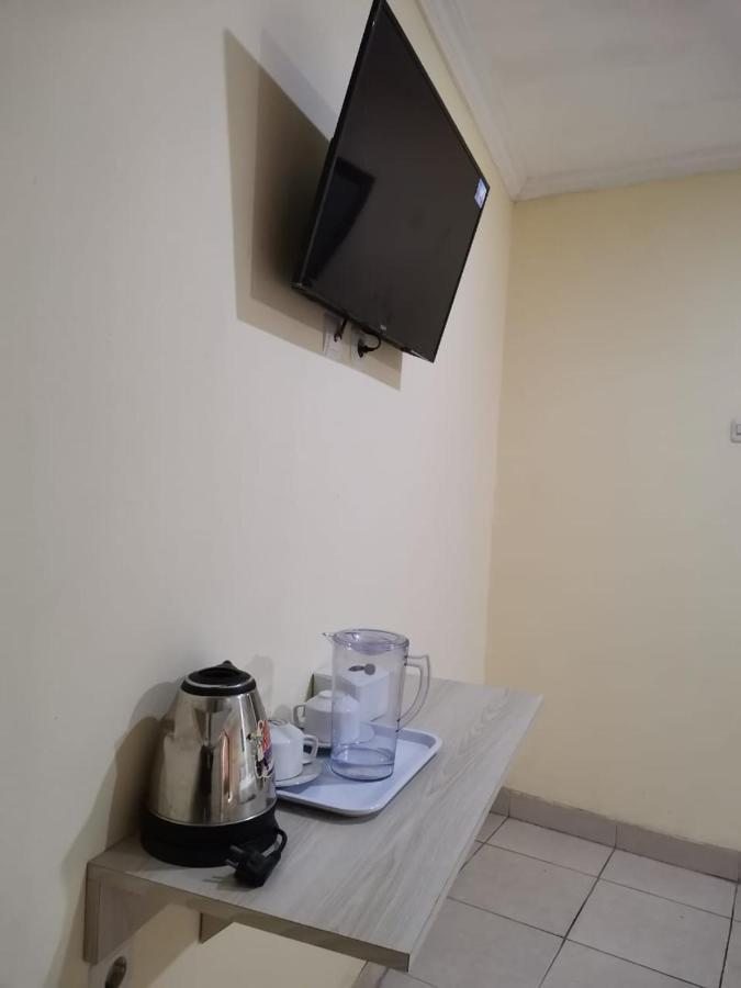 Hotel Nusantara Indah Syariah Джакарта Экстерьер фото
