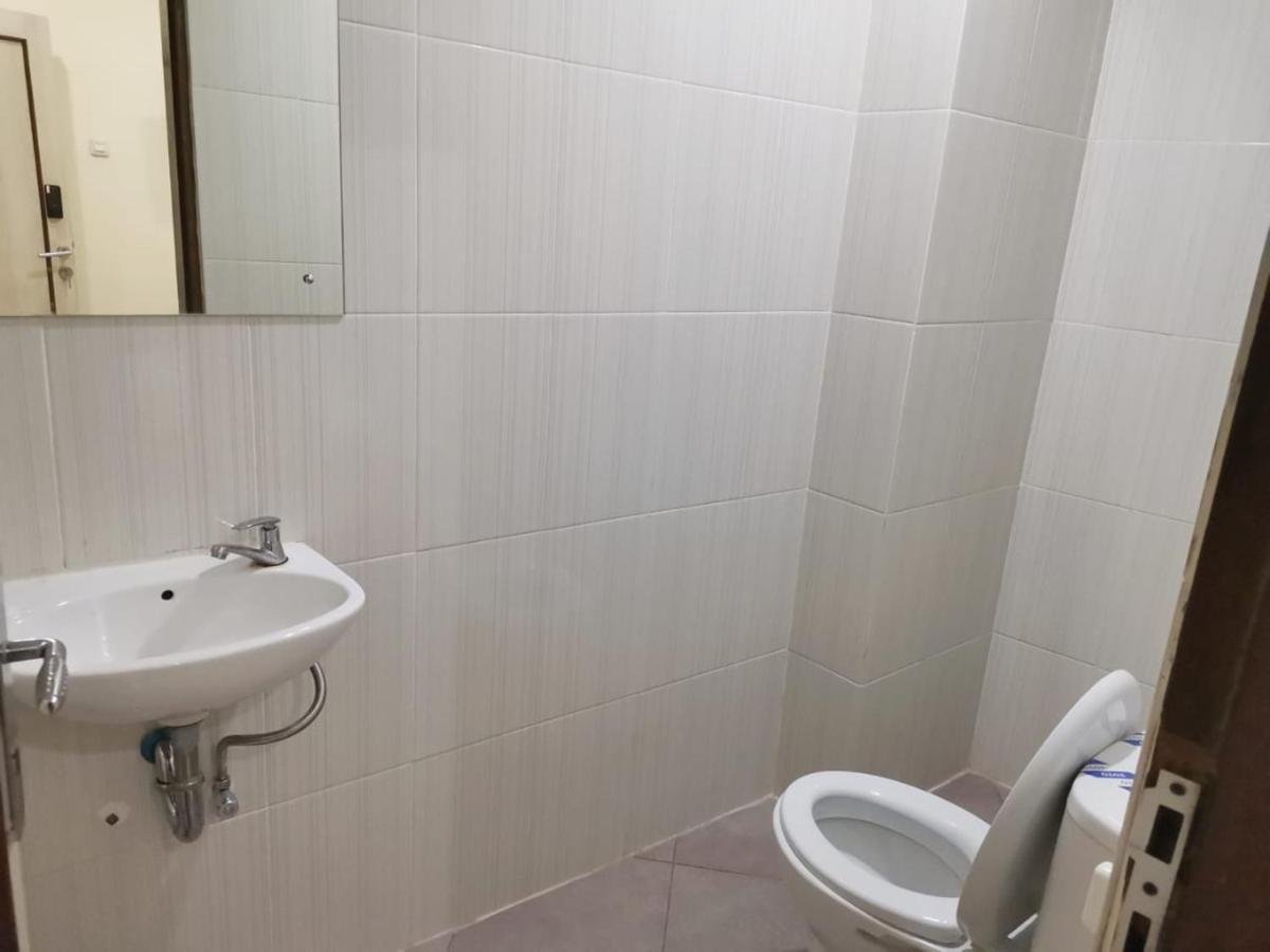 Hotel Nusantara Indah Syariah Джакарта Экстерьер фото