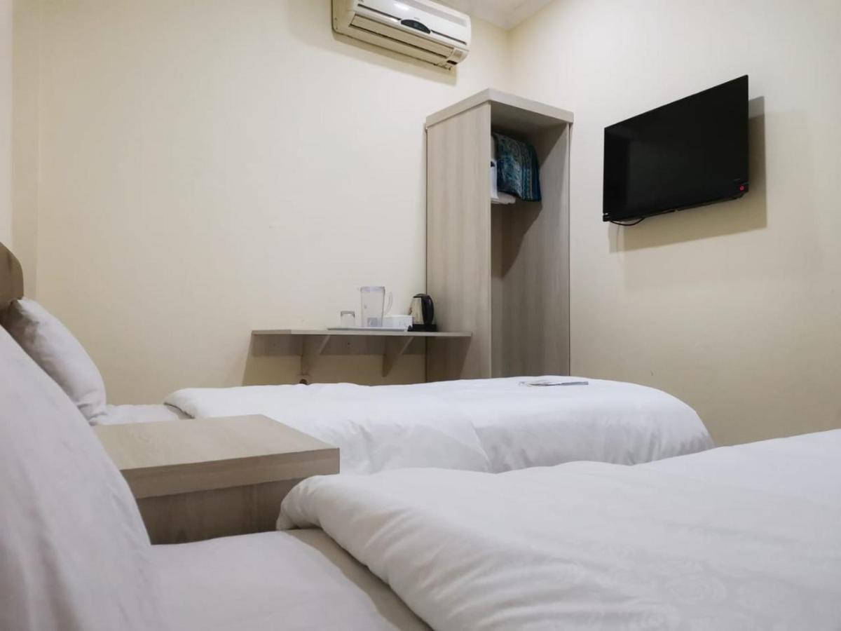Hotel Nusantara Indah Syariah Джакарта Экстерьер фото